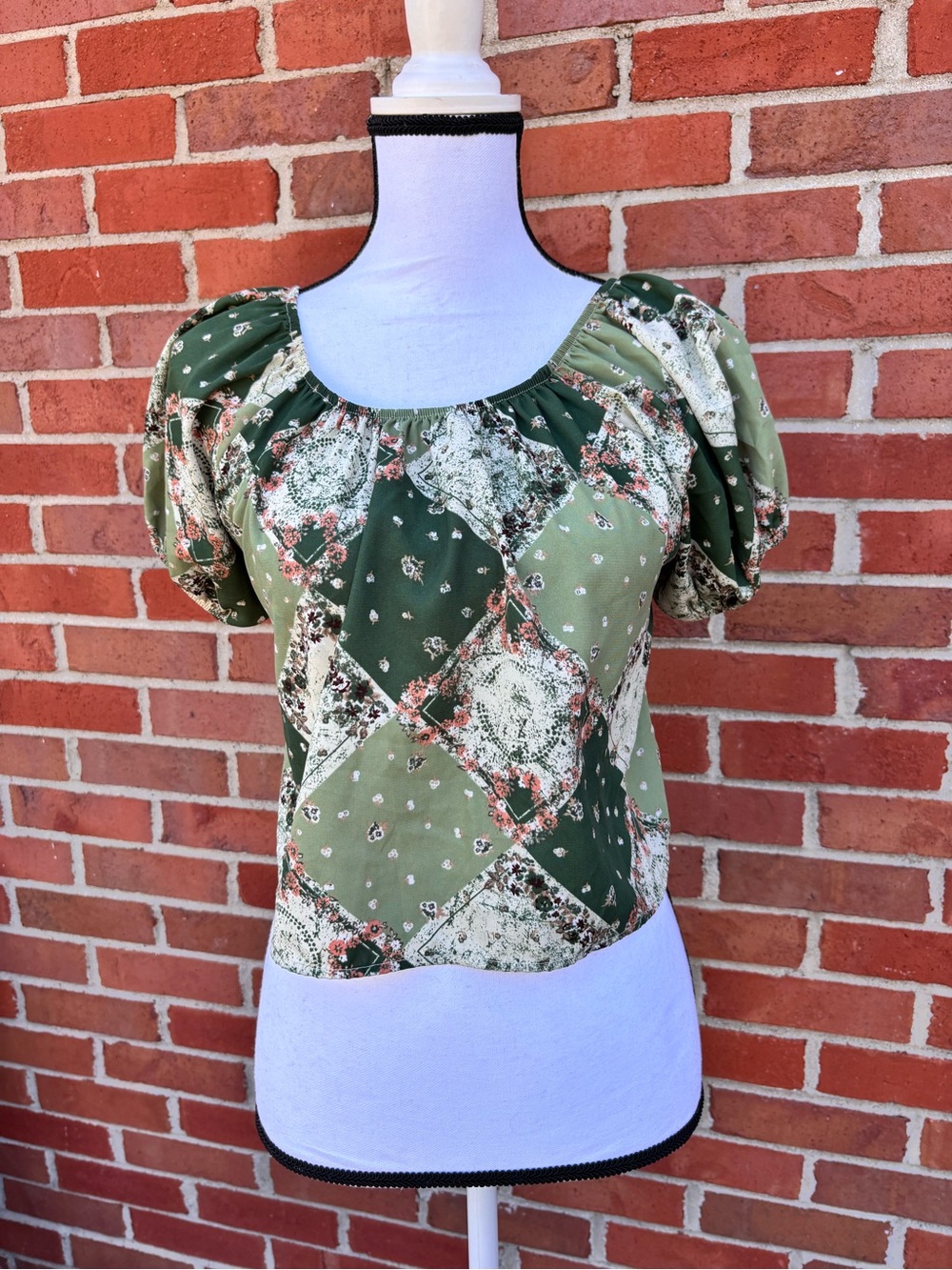 If She Loves Green Patchwork Short Puff Sleeve Back Bow Crop Top Womens Small